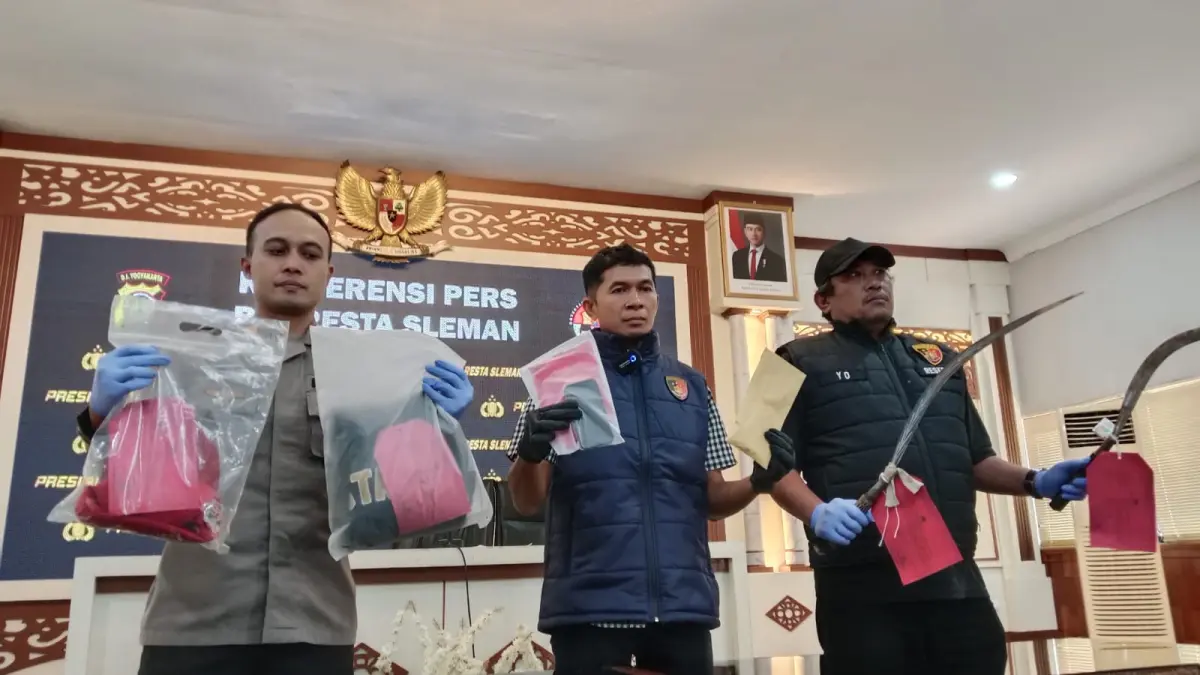 Jumpa pers tindak pidana membawa sajam tanpa izin oleh Polresta Sleman pada Jumat (31/7/2026). (Foto: Delima Purnamasari/Radar Jogja)&nbsp;