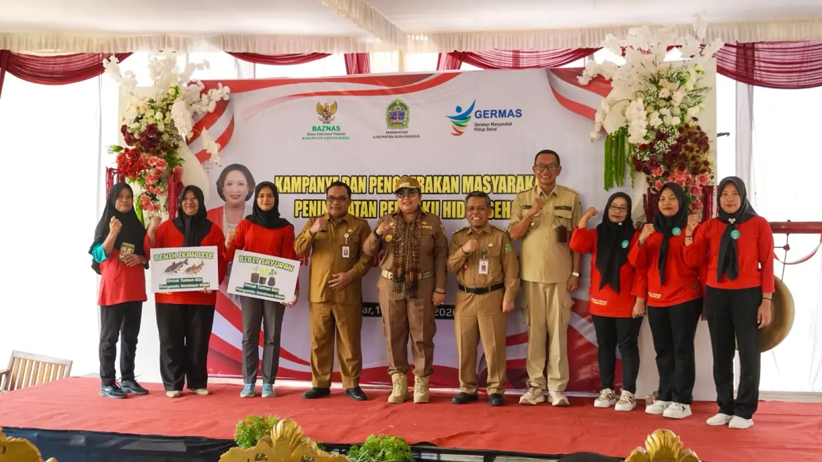 Bupati Gunungkidul Endah Subekti Kuntariningsih meresmikan Poskesdes Sendowo Kidul di Kalurahan Kedungkeris, Nglipar, Senin (10/8/2026). (Dok. Pemkab Gunungkidul)