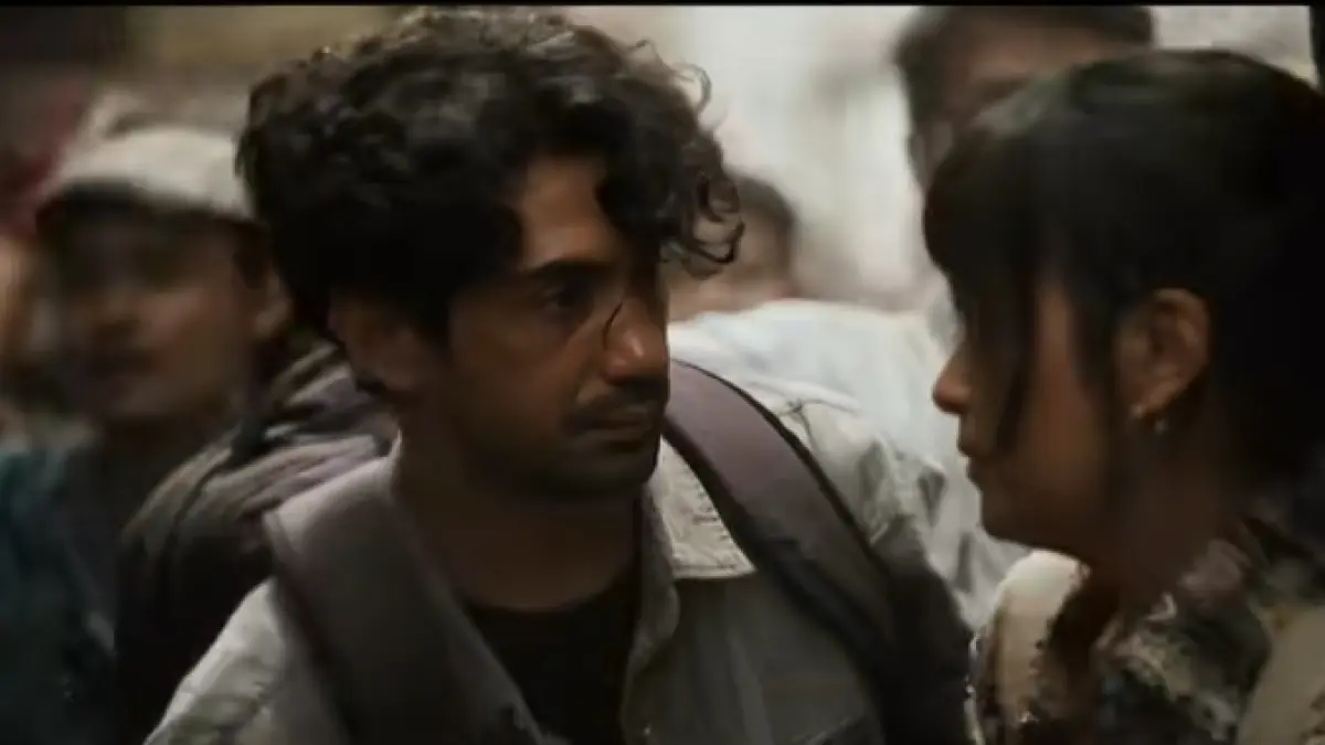 Reza Rahardian saat memerankan karakter Biru Laut dalam film Laut Bercerita.(Tiktok/@cinema.22)