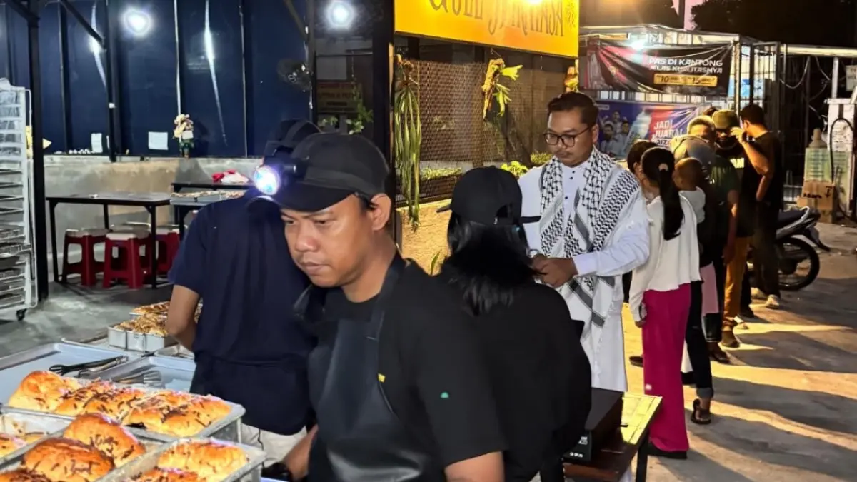 Antusiasme masyarakat mengantre untuk membeli Roti Subuh (Dok. rotisubuh)