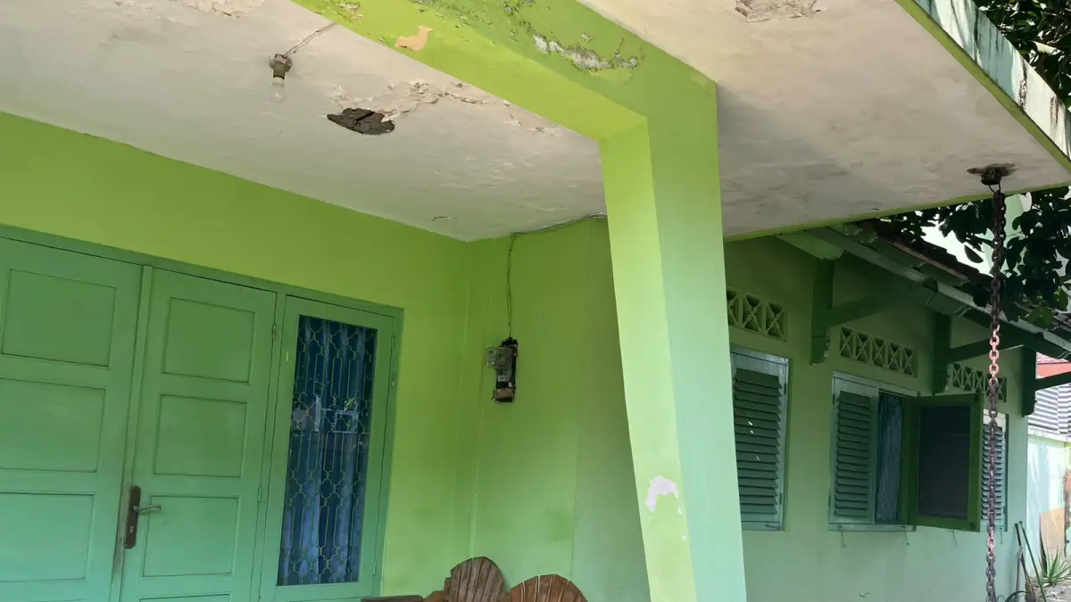 Bukan sekadar tempat tinggal, kamar kos menjadi ruang untuk belajar, berjuang, dan menata masa depan. (Frencia Keliat)