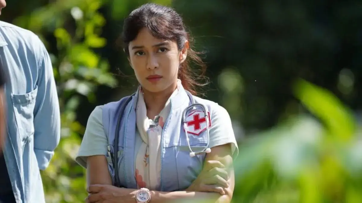 Penampilan aktris Dian Sastrowardoyo dalam film "Descendants of The Sun" garapan sutradara Hanung Bramantyo. (ANTARA/HO Dapur Film)