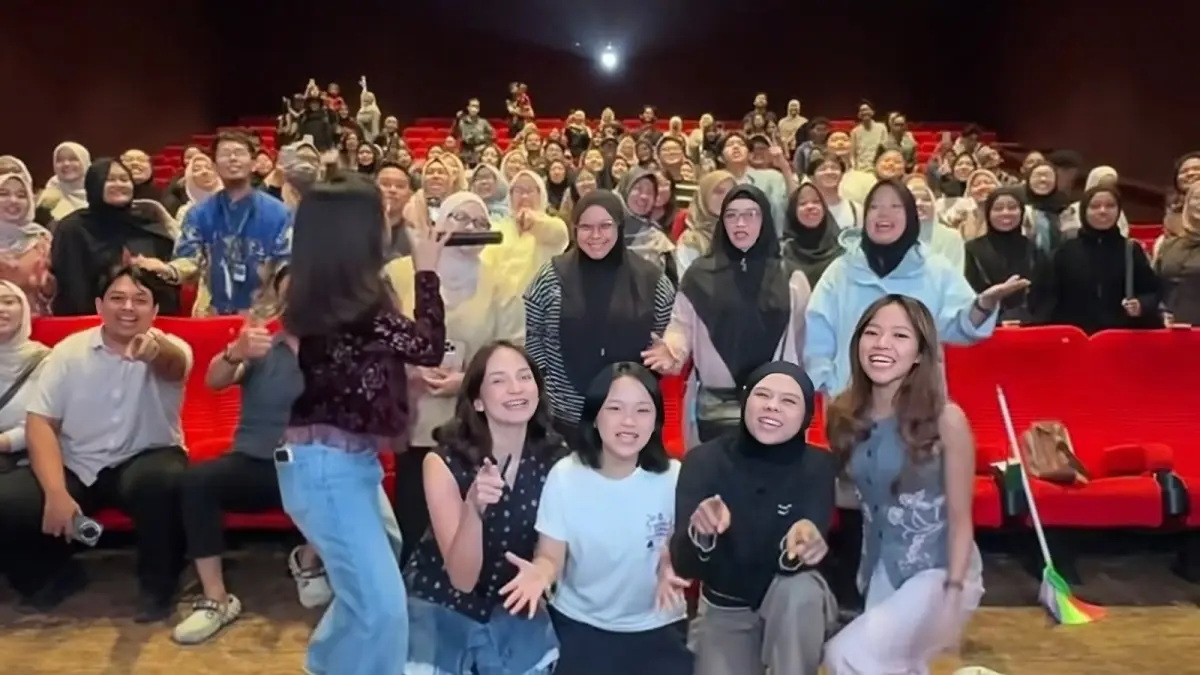 Cast film Agensi Rumah Tangga sapa penonton Jogja saat Cinema Visit di Jogja City XXI, Selasa (15/9).