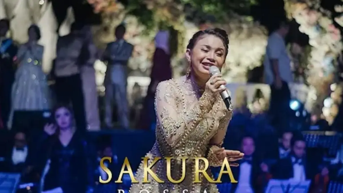Rossa membawakan Sakura