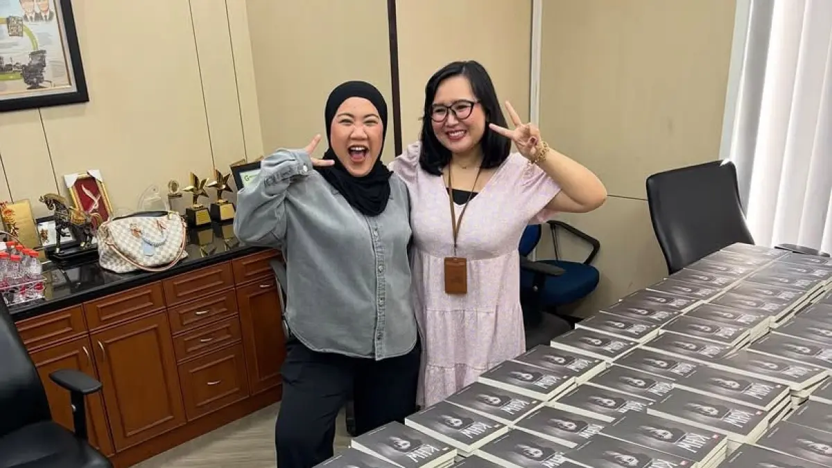 Setelah 1.000 buku pre-order ludes dalam 2 jam, Nadia Omara akan menandatangani 2.000 buku antologi Kisah Horor Wawak untuk PO batch kedua.