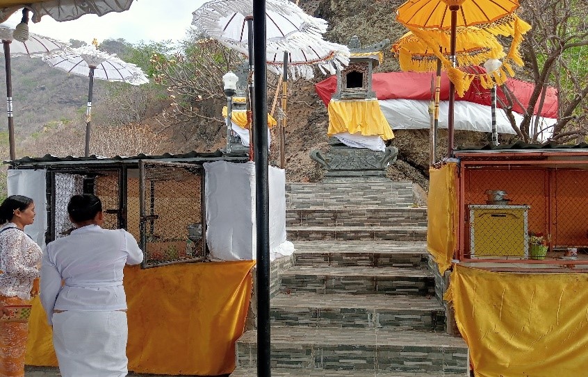 Pura Bukit Kursi di Desa Pemuteran Kecamatan Gerokgak, Buleleng pujawali saat hari raya Saraswati