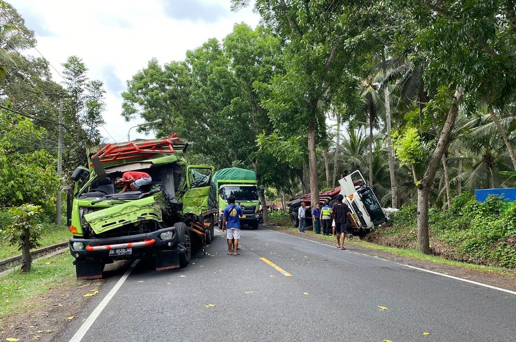 Beberapa kendaraan yang terlibat kecelakaan pada Tahun 2023 di Kabupaten Jembrana Bali.