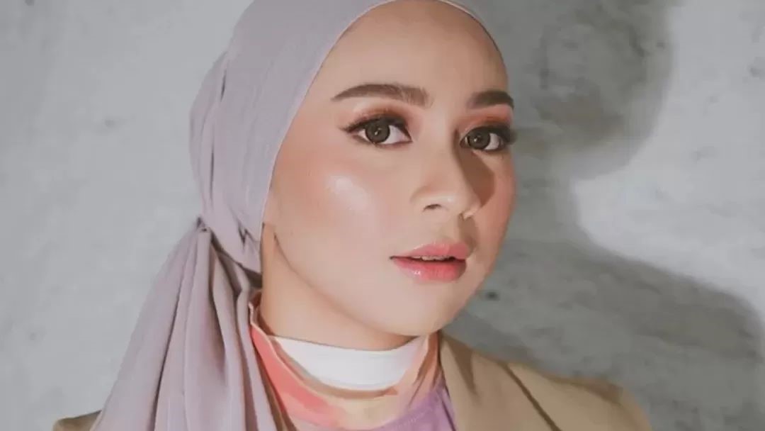 JADI PERHATIAN: Ira Nandha bongkar perselingkuhan suaminya lantaran sudah tidak tahan lagi.