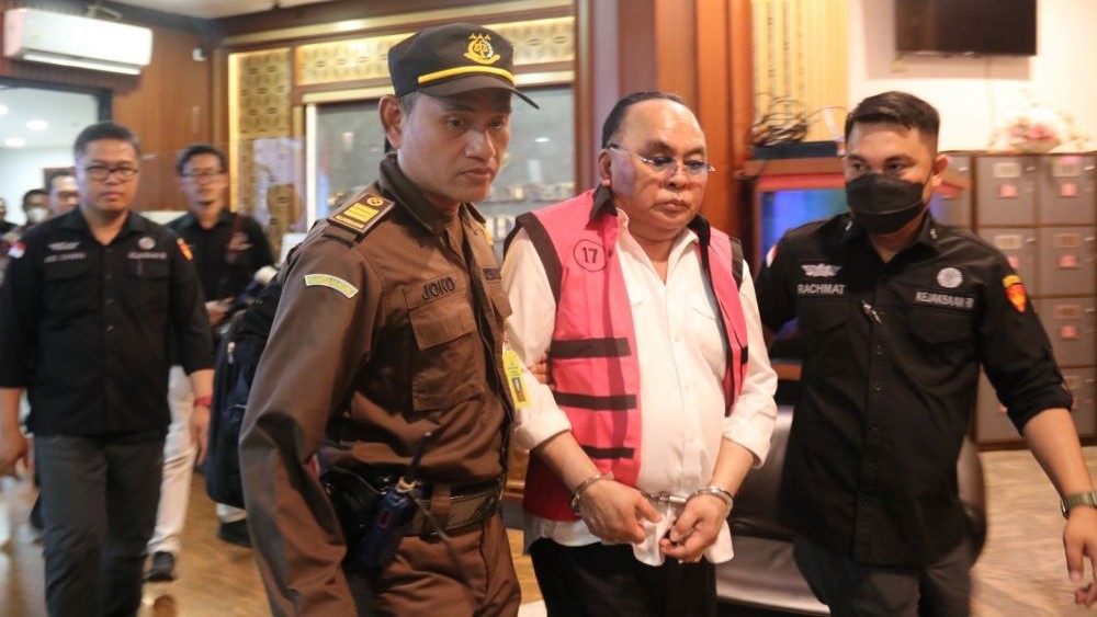 DITUNTUT RINGAN: Fahru Rozi, mantan Kajari Buleleng, Bali terbukti terima suap Rp46 miliar dari bos CV Aneka Ilmu.