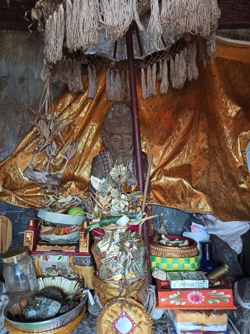 Arca Mpu Kuturan di Pura Silayukti, Karangasem