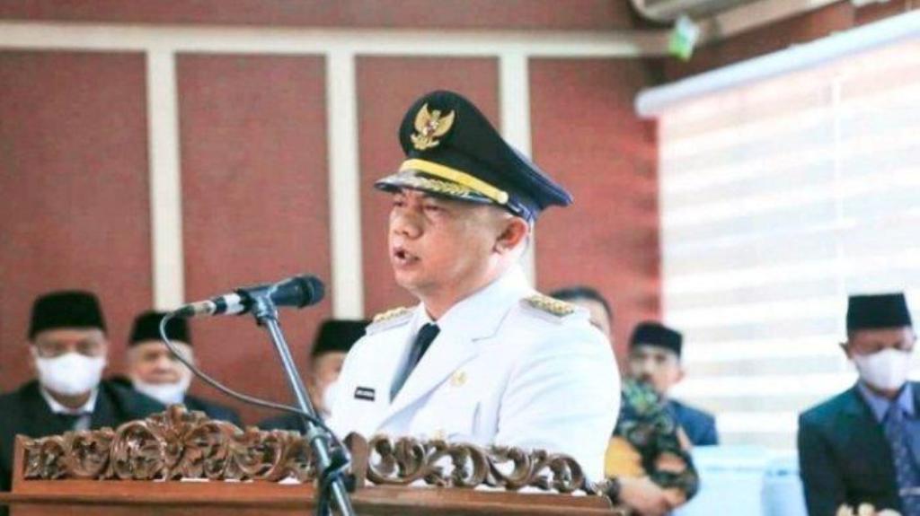 Bupati Erik Adtrada Ritona Labuhan Batu Diamankan dalam Dugaan Penerimaan Suap