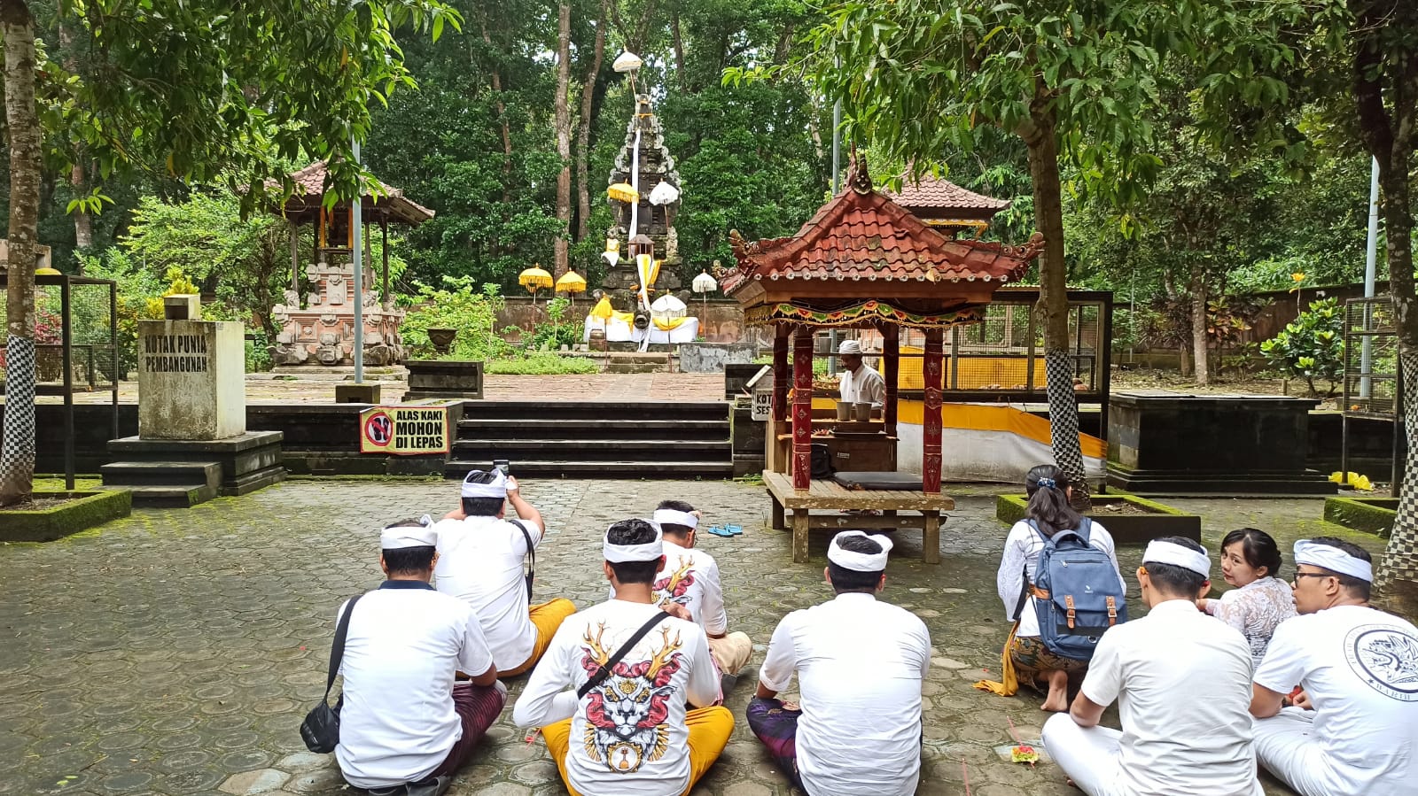 Pura Giri Salaka Alas Purwo, Banyuwangi, Jawa Timur
