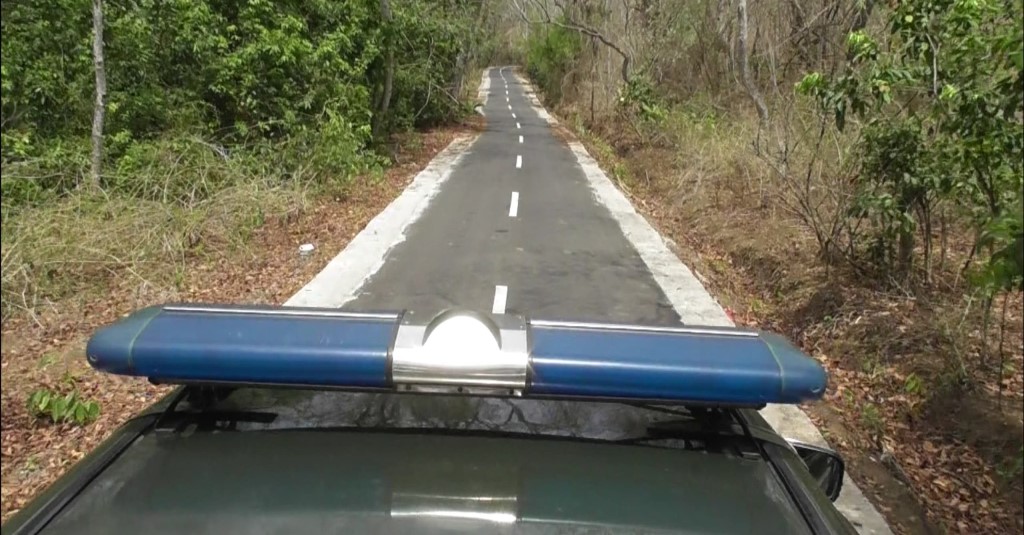 Jalan menuju Pura Segara Rupek di Desa Sumberklampok, Buleleng Bali, yang telah tuntas diaspal.