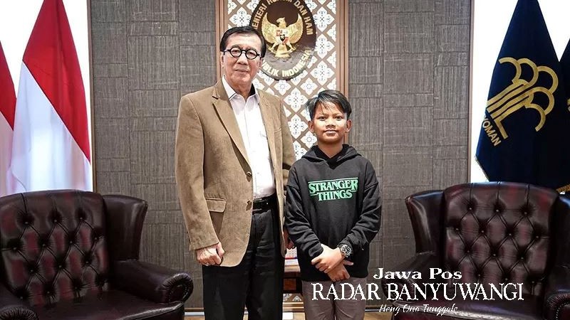 PERHATIAN KHUSUS: Farel Prayoga mengadukan persoalan hukum yang membelitnya ke Menkumham Yasonna H Laoly di Jakarta.