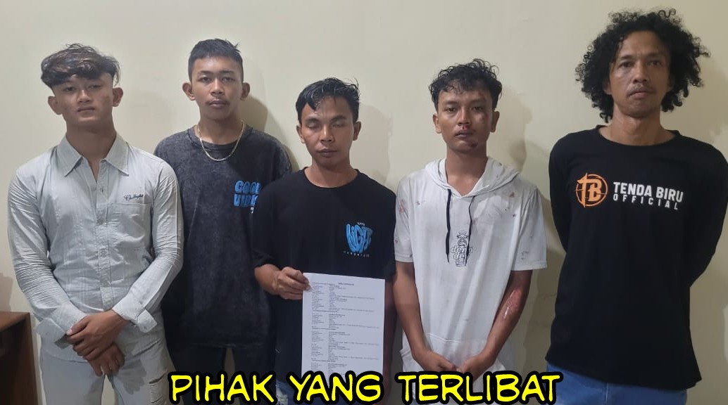 DAMAI: Semua pihak pengendara motor yang berselisih karena salah paham berdamai di Polsek Denpasar Utara, Bali.