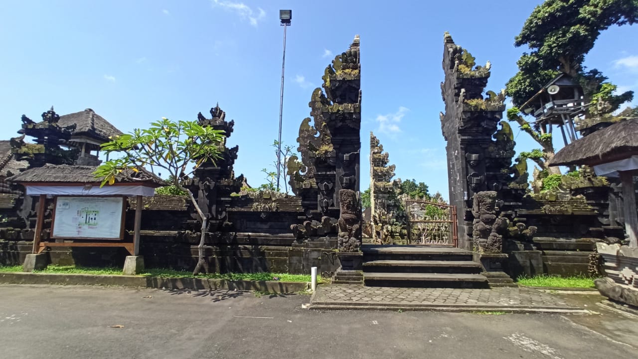 Pura Agung Gunung Raung di Desa Taro, Kecamatan Tegalalang, Gianyar