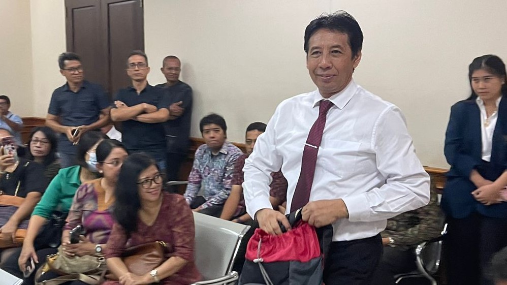 Terdakwa mantan Rektor Unud Prof. Antara dituntut 6 tahun penjara di Pengadilan Tipikor, Denpasar, Selasa (23/1).