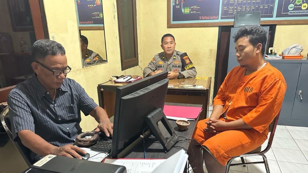 DIPENJARA: BSL jalani penyidikan di Polsek Benoa, kasus penipuan dan penggelapan uang Rp25 juta.