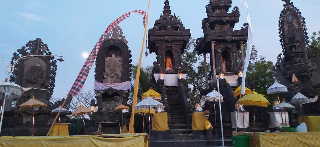 Pelinggih Ganesha di Pura Ponjok Batu, Desa Pacung, Kecamatan Tejakula