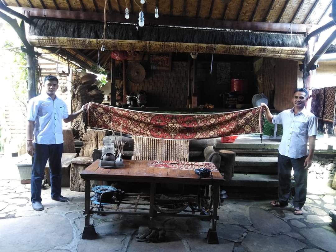 Kain Tenun Gringsing Wayang Kebo