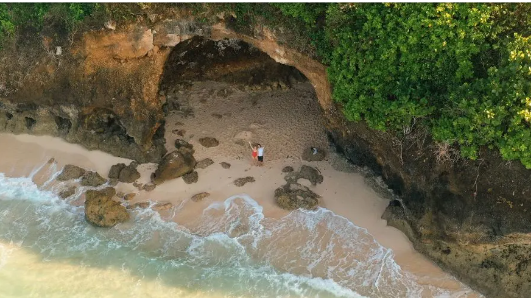 KEINDAHAN TERSEMBUNYI: Keindahan pantai Gunung Payung yang ada di tenggara Bukit Peninsula, Bali