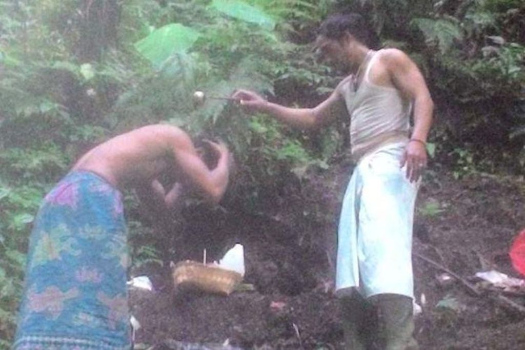 Telaga Maya yang berlokasi tak jauh dari Pura Ratu Sakti Kancing Gumi di Karangasem Bali