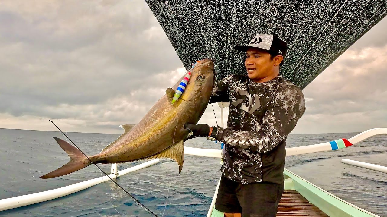 Wayan Nyoss dan ikan tangkapannya yang sebagian besar jenis predator laut dalam.