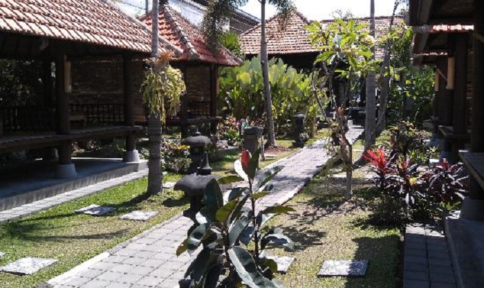 Warung Klumpu Bali di Jalan Cargo, Ubud, Denpasar.