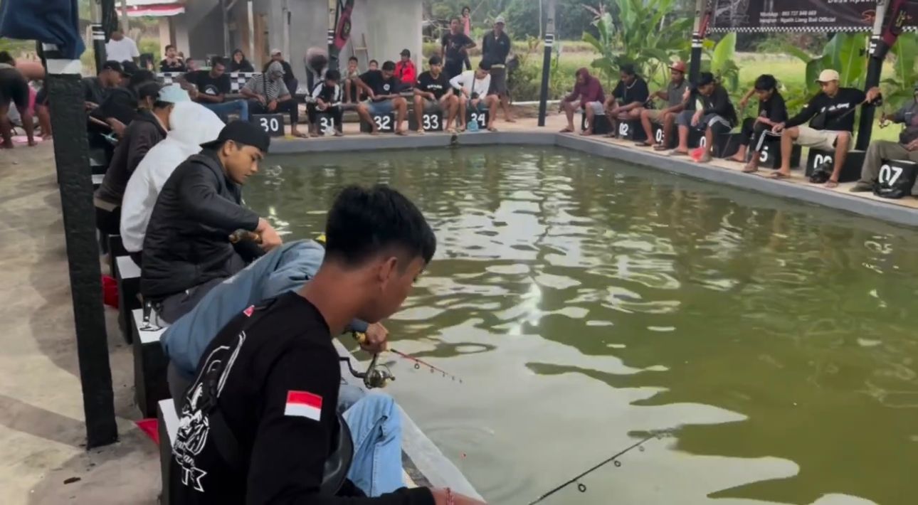 Kolam Pancing Ngalih Liang yang dibangun I Wayan Diana Gara di sawah pribadinya.