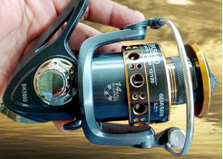 Gear Ratio pada reel menandakan jumlah putaran rotor salam satu kali putaran penuh.