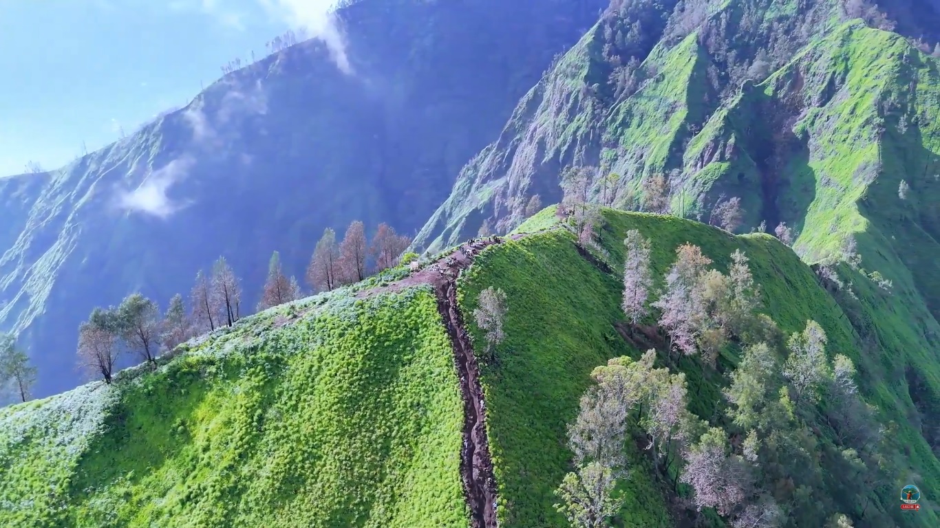 Bukit Trunyan, tempat pendakian dengan pemandangan spektakuler di Bangli, Bali.