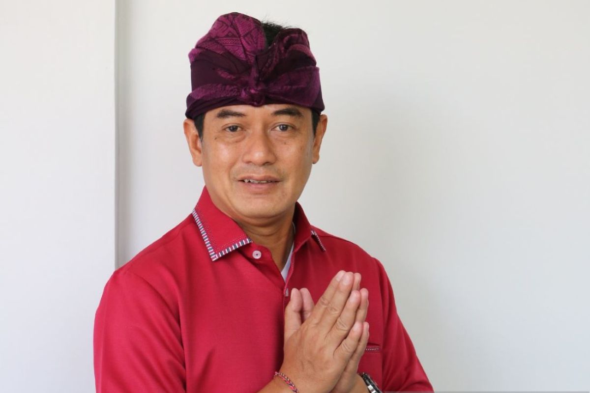Gede Supriatna, salah satu caleg PDIP yang kembali lolos ke DPRD Buleleng.