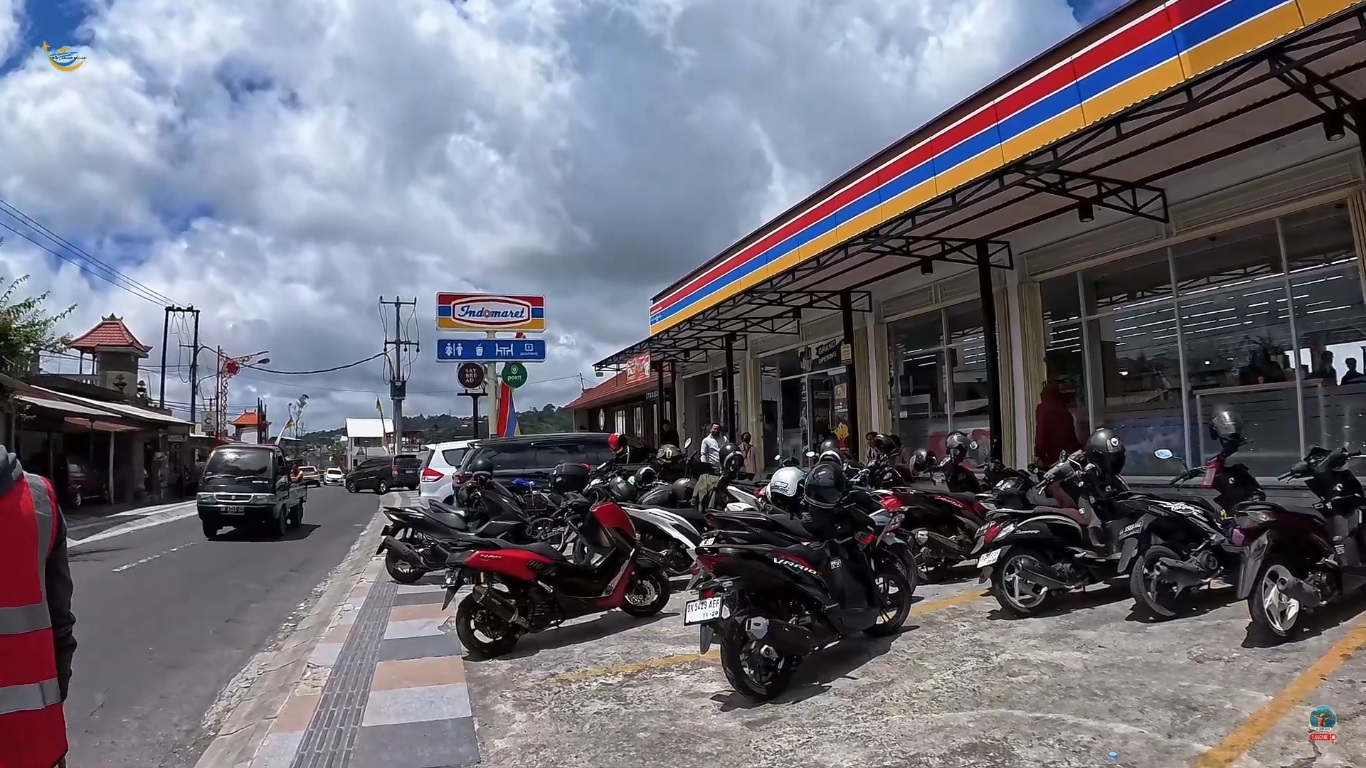 Indomaret Kintamani, Bali jadi minimarket dengan view terindah di Indonesia.