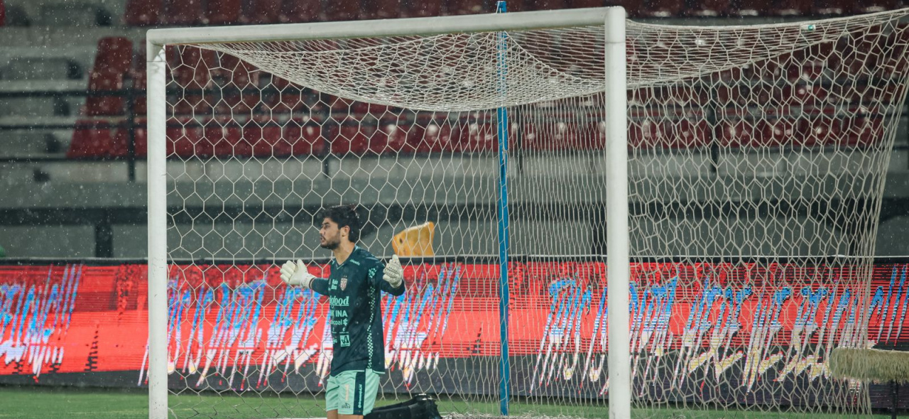 Kiper Bali United Adilson Maringa