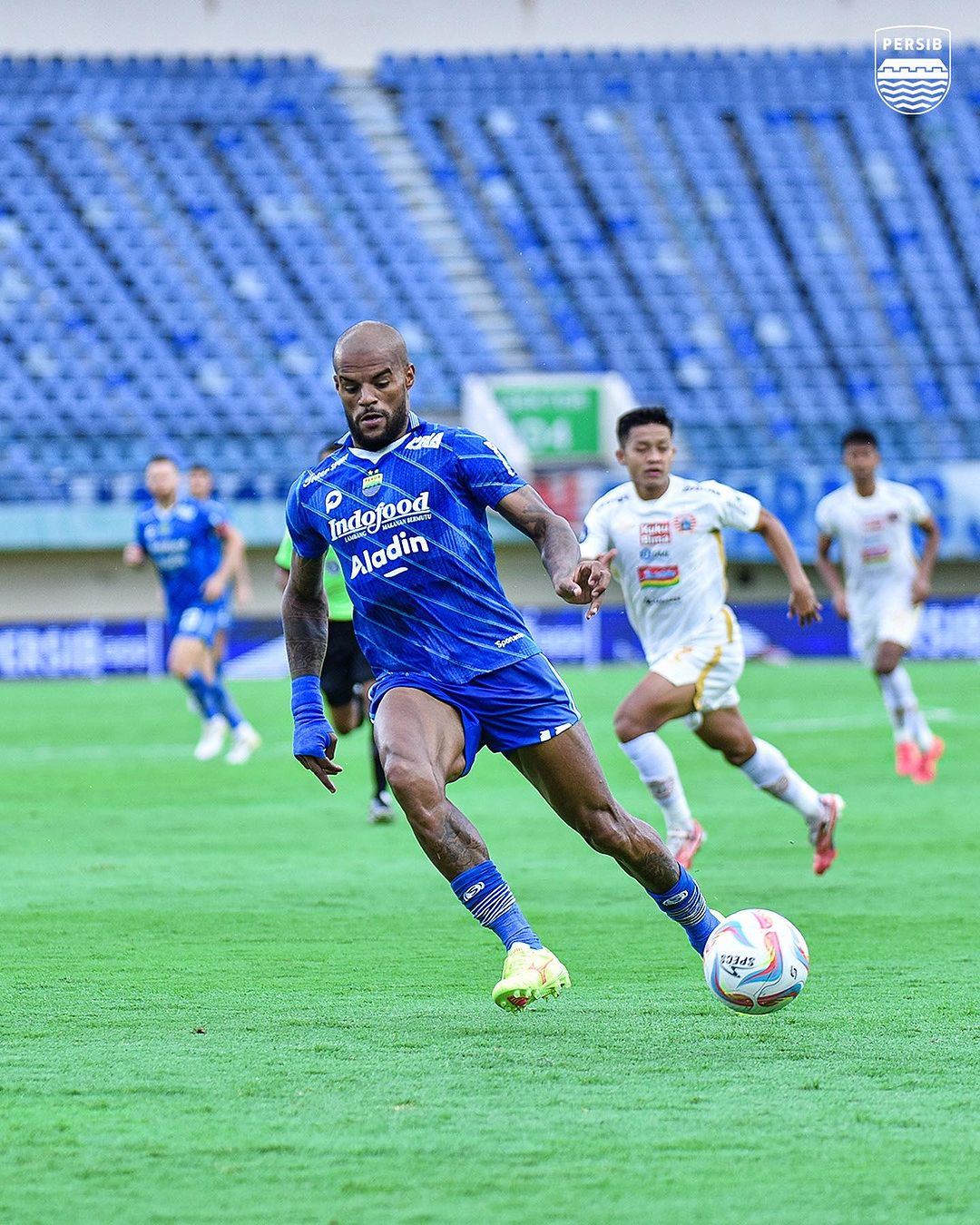 Penyerang Persib Bandung, David da Silva cetak 2 gol.