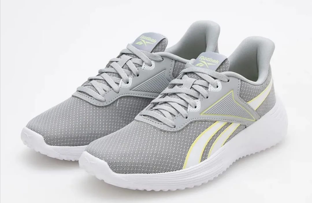 Reebok Lite 3.0 Men Running Shoes, salah satu produk terbaik Reebok.