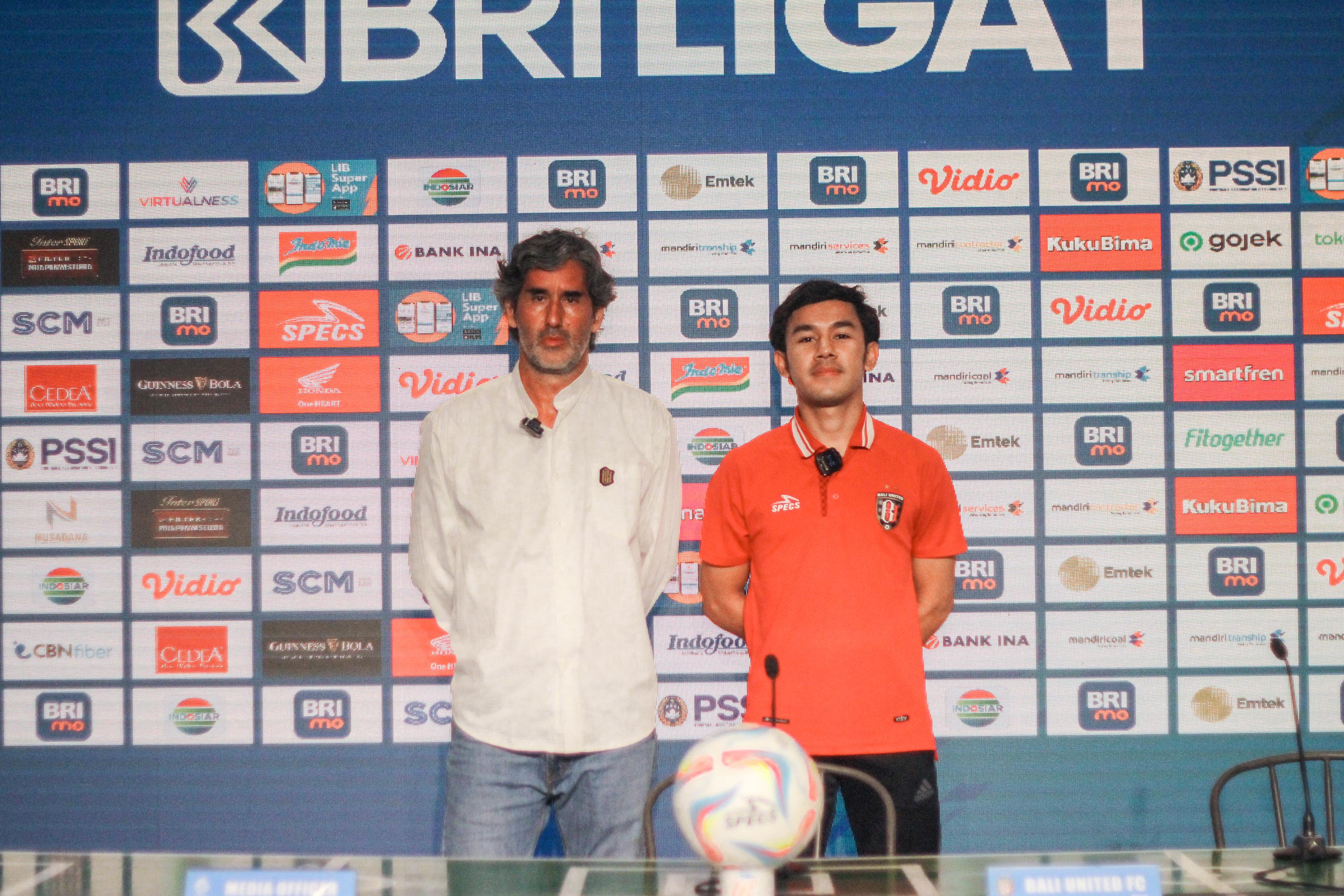 Pelatih Bali United, Stefano Teco Cugurra dan gelandang Lutfhi Kamal