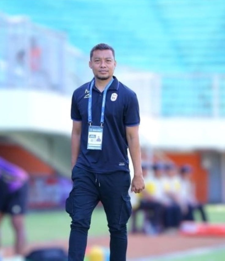 Mantan pemain timnas Indonesia era 2004-2014 yang kini menjadi manajer RANS Nusantara, Hamka Hamzah.