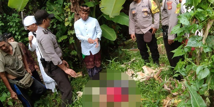 GEGER: Jenazah AA Gde Oka ditemukan warga tergeletak di kebun di Dawan, Klungkung,Bali.