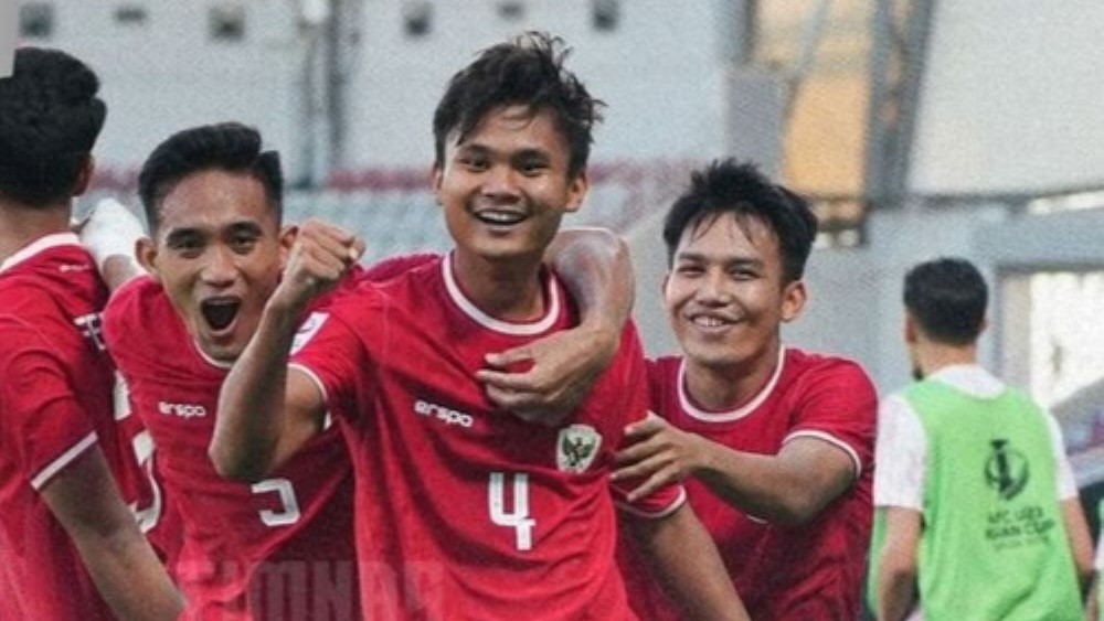 Komang Teguh (nomor 4) menjadi pahlawan kemenangan Timnas Indonesia U23 berkat 1 golnya ke gawang Australia U23 di match kedua Piala Asia U23 2023.