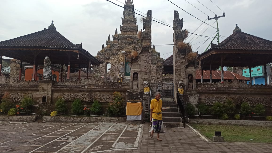 Pura Bale Agung Desa Suwug, salah satu lokasi pelaksanaan Nawur Penempuh