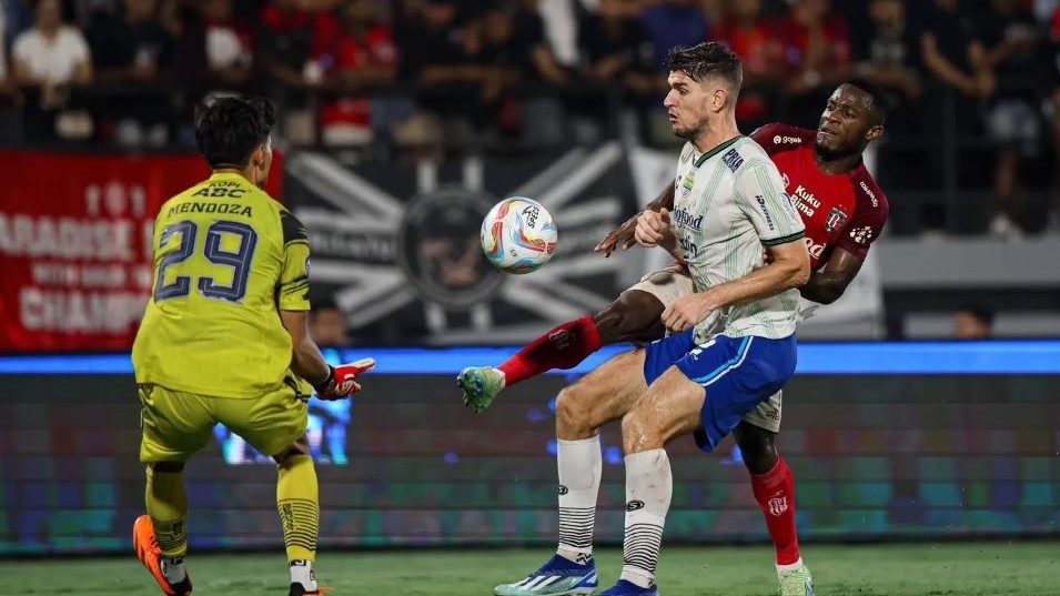 Bali United berpeluang besar bertemu Persib Bandung di babak Championship Series mendatang.