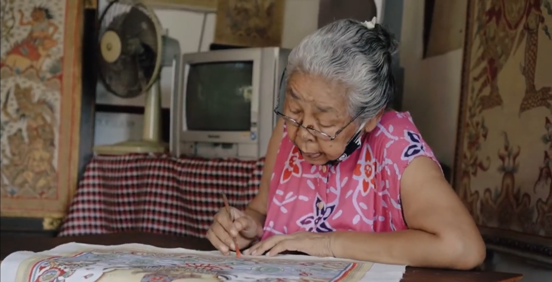 Lukisan Wayang Kamasan yang diproduksi pengrajin
