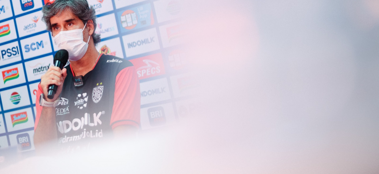 Pelatih Bali United Stefano Cugurra Teco beri sinyal tidak serius lawan Persita Tangerang.