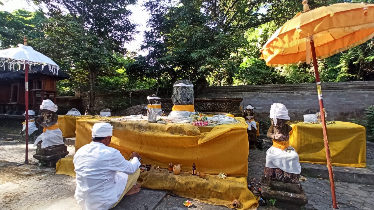 Arca Ganesha di Pura Agung Menasa