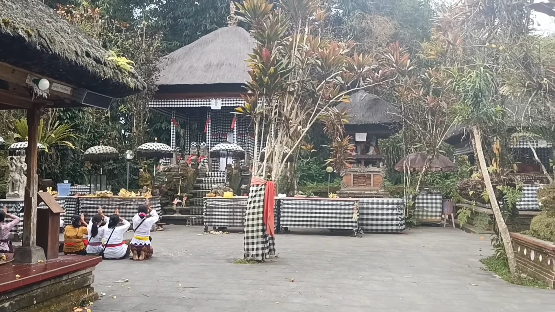 Areal utama mandala Pura Tamba Waras