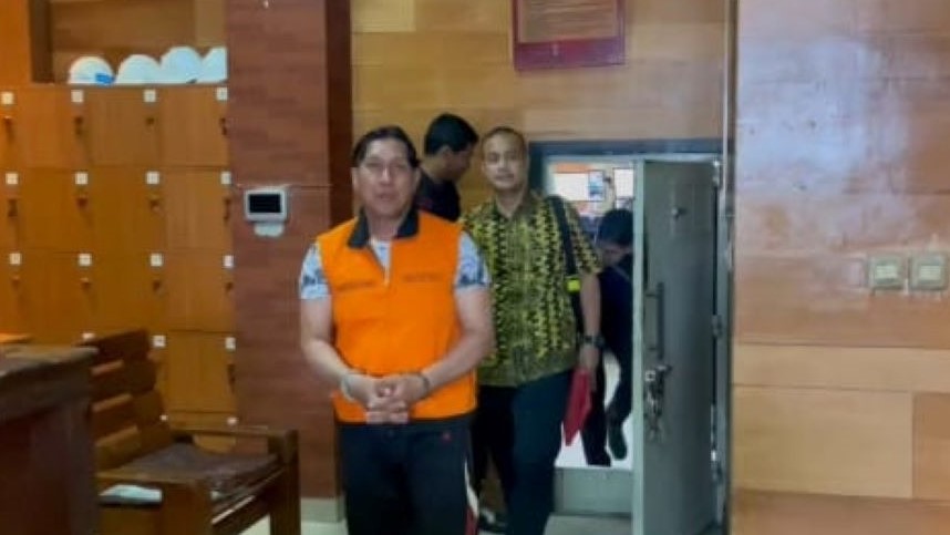 Penahanan Bendesa Adat Berawa Ketut Riana dipindah ke Lapas Kerobokan.
