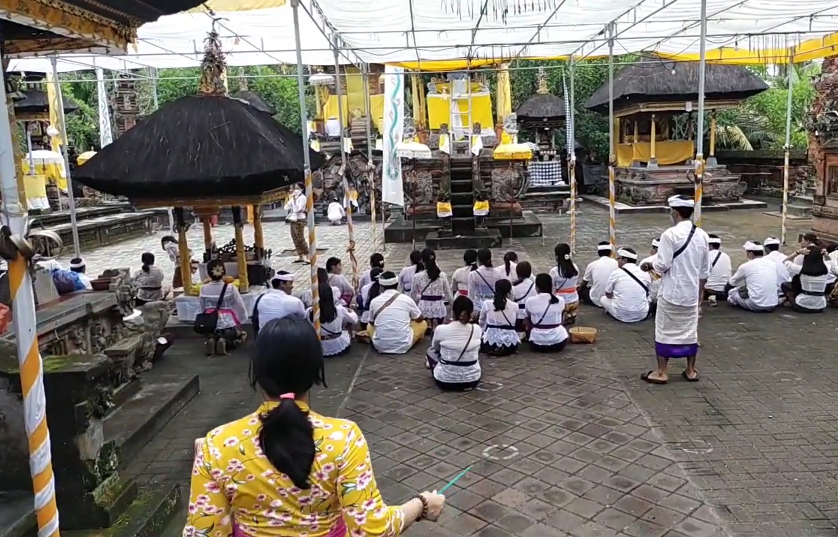 Pura Rambut Siwi di Desa Yeh Embang, Kecamatan Mendoyo, Jembrana sebagai stana dari Dang Hyang Dwijendra