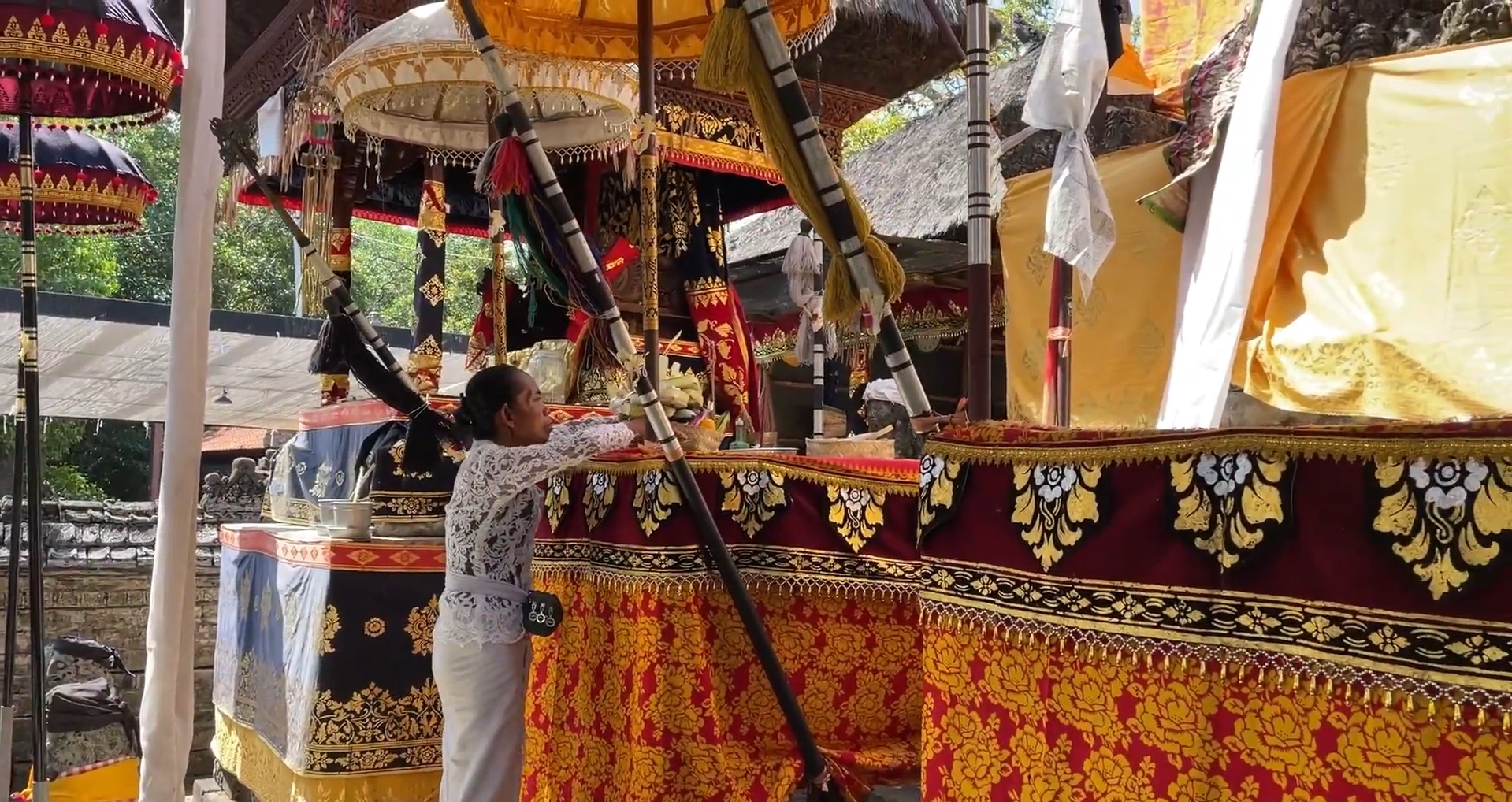 Pura Dalem Sakenan di Desa Serangan Kecamatan Denpasar Selatan sebagai kahyangan jagat