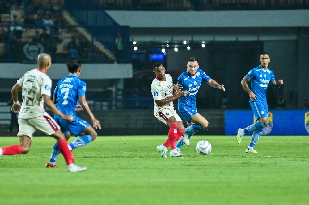Pertemuan Bali United dengan Persib Bandung di babak Regular Series lalu di Stadion Gelora Bandung Lautan Api.